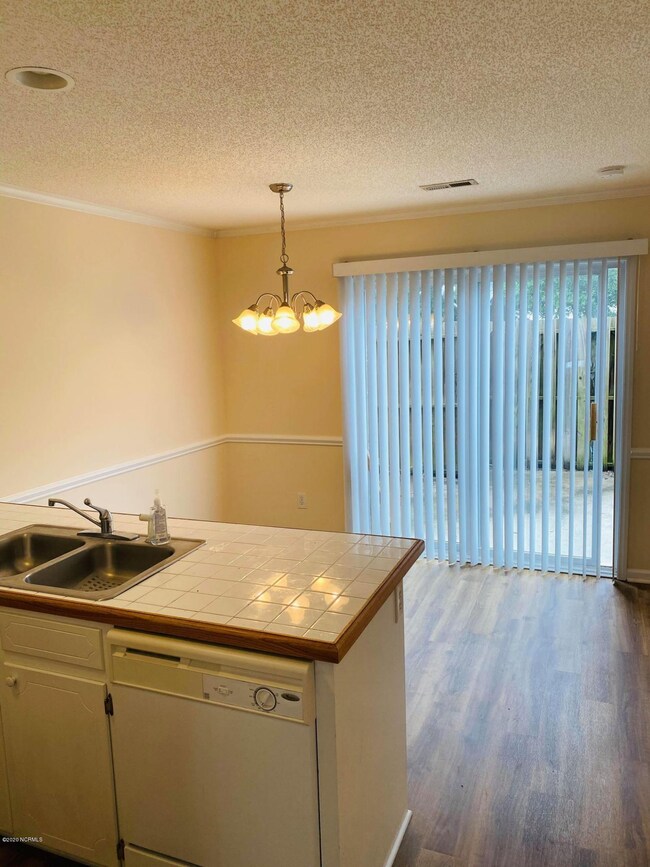 2335 Vineyard Dr unit D4, Winterville, NC 28590 - photo 4