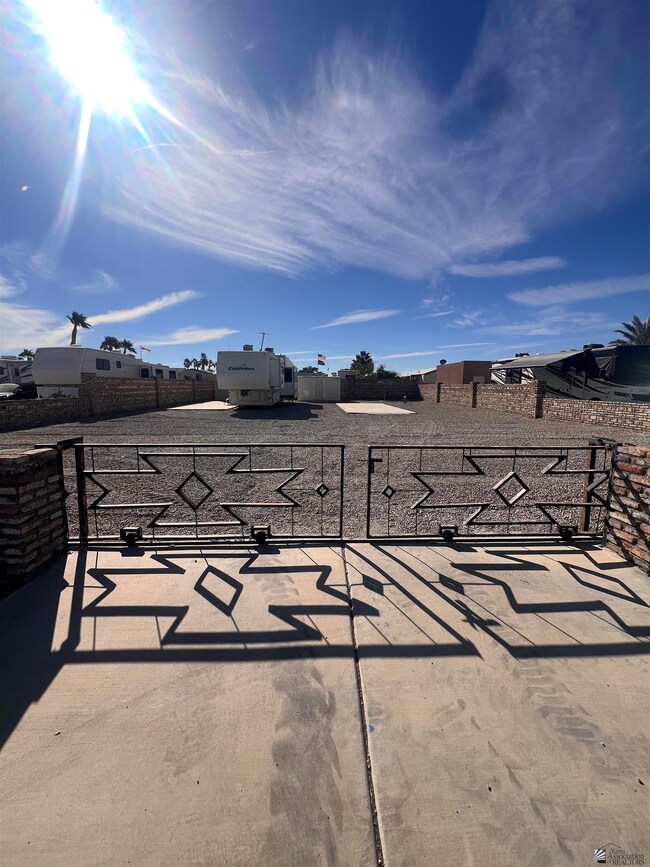 13253 E 45 Ln, Yuma, AZ 85367 - photo 2