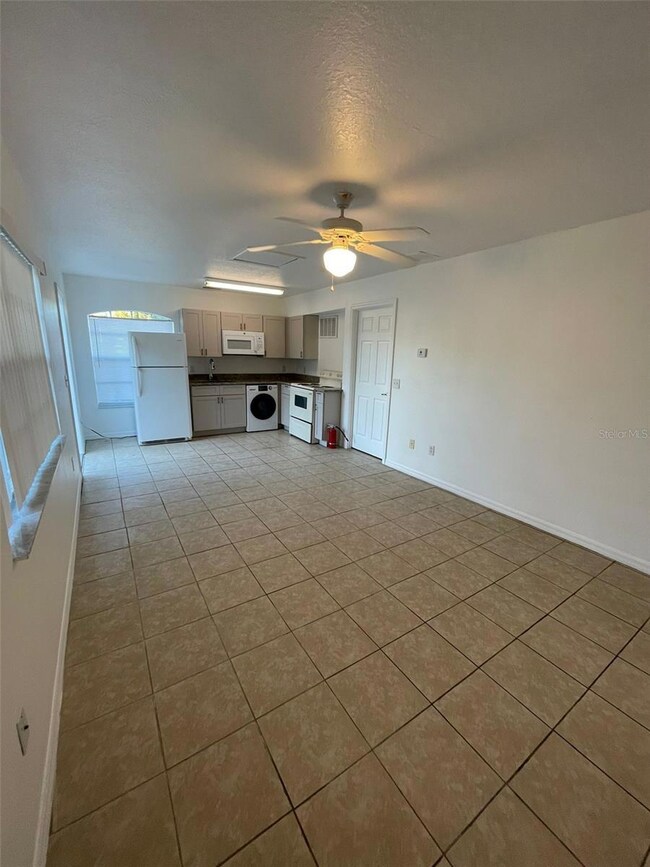 436 Washington Palm Loop unit B, Davenport, FL 33897 - photo 5