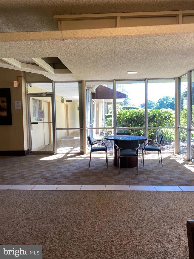 Radnor House unit 1011, Bryn Mawr, PA 19010 - photo 3