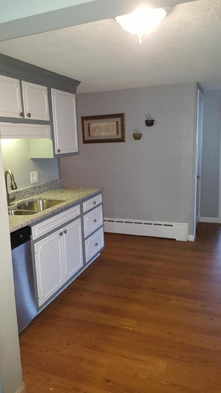 77 Cyman Dr, Chicopee, MA 01013 - photo 4