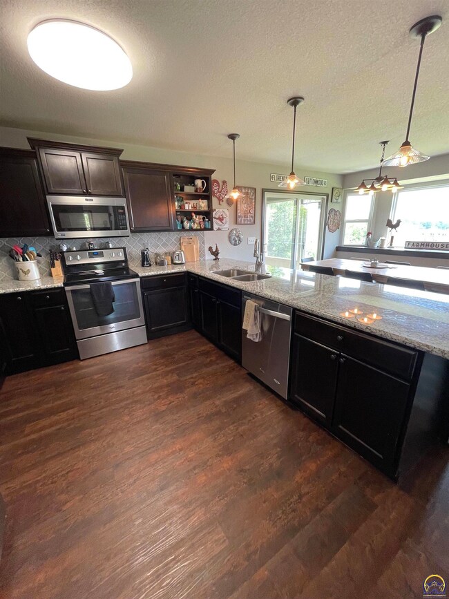 2435 SW 65th St, Topeka, KS 66619 - photo 3