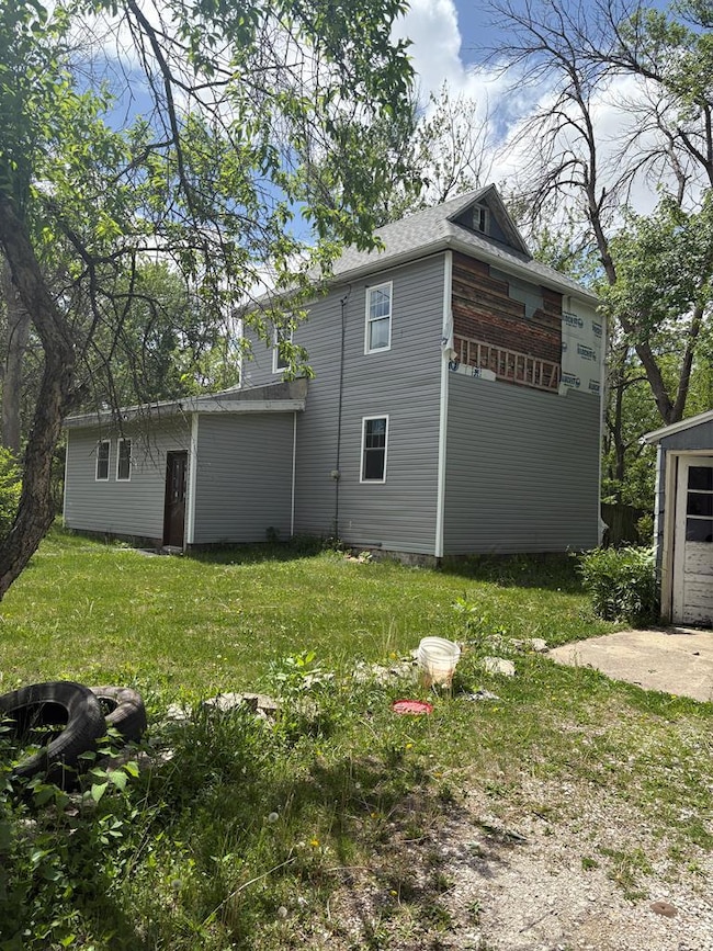 1448 17th St SW, Fort Dodge, IA 50501 - photo 2