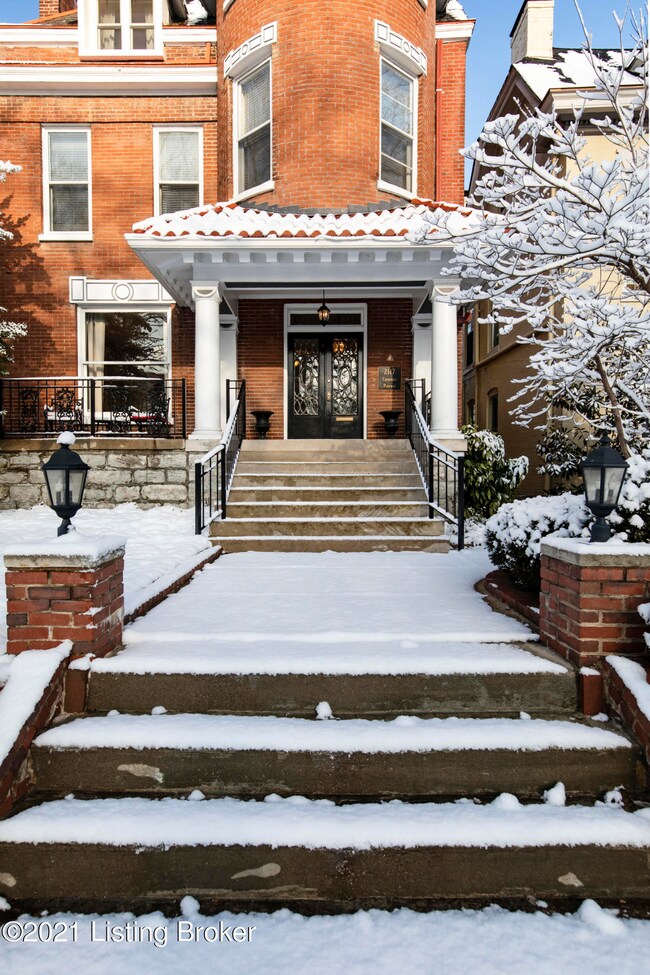 2117 Cherokee Pkwy, Louisville, KY 40204 - photo 2