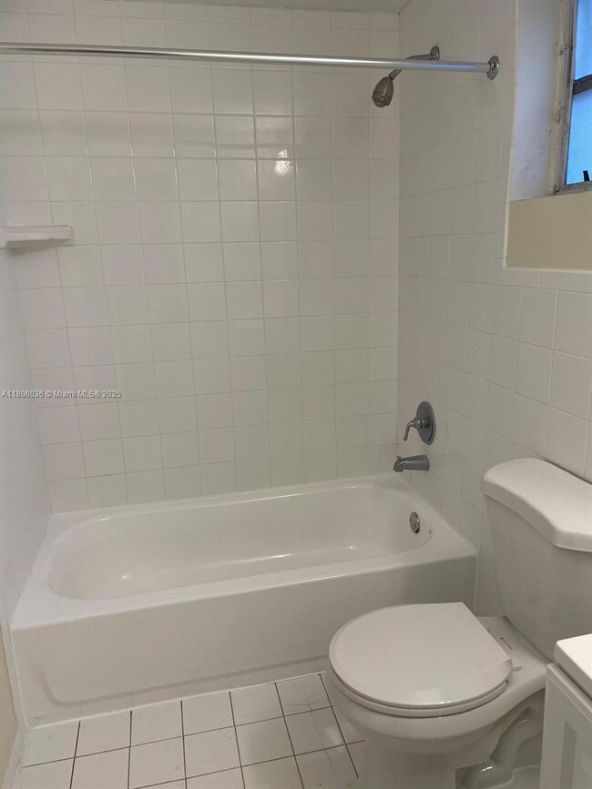 815 W 40th St unit 4, Miami Beach, FL 33140 - photo 6