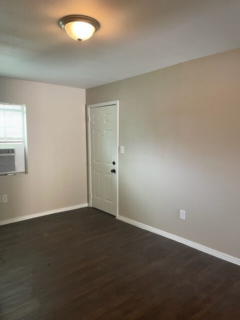 6726 Burkett St unit 1, Houston, TX 77021 - photo 3