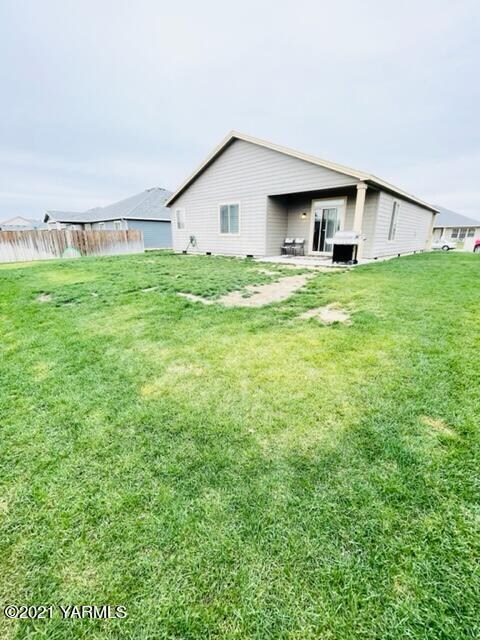 804 Citra Ave, Moxee, WA 98936 - photo 6