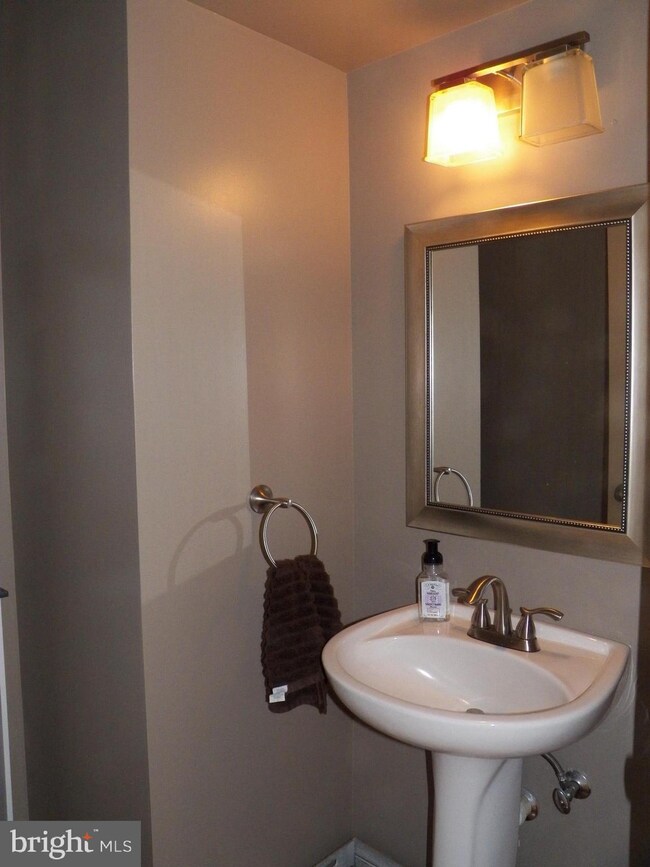 312 Daffodil Ct, Purcellville, VA 20132 - photo 6