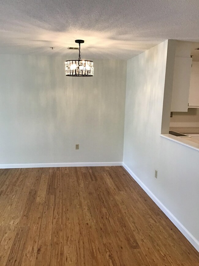 12 Ledgewood Hills Dr unit 204, Nashua, NH 03062 - photo 7