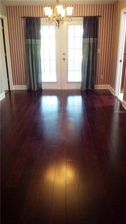 DINING ROOM WITH HARDWOOD FLOOR