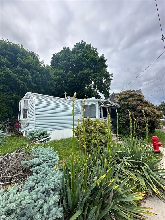 646 Rathbun St, Blackstone, MA 01504 - photo 2