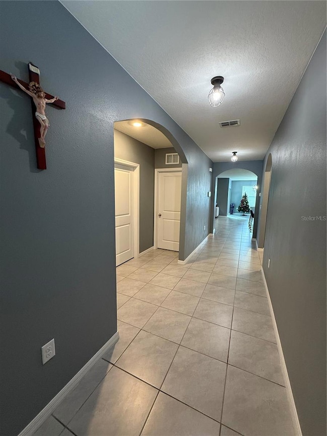 33318 Hamilton Hill Ln, Wesley Chapel, FL 33545 - photo 4