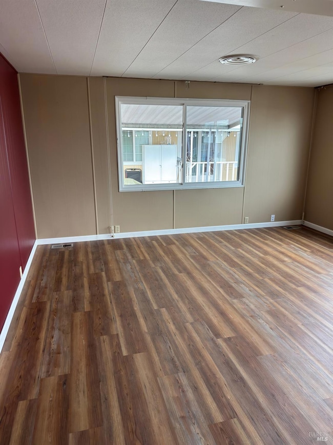 76 Heliotrope St, Vallejo, CA 94589 - photo 5