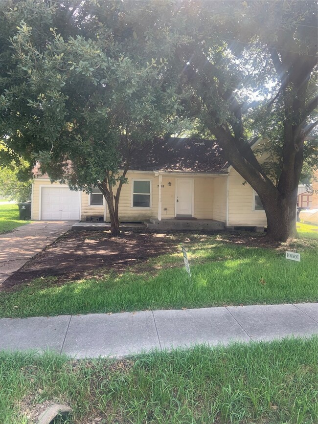 7818 Curry Rd, Houston, TX 77093 - photo 2