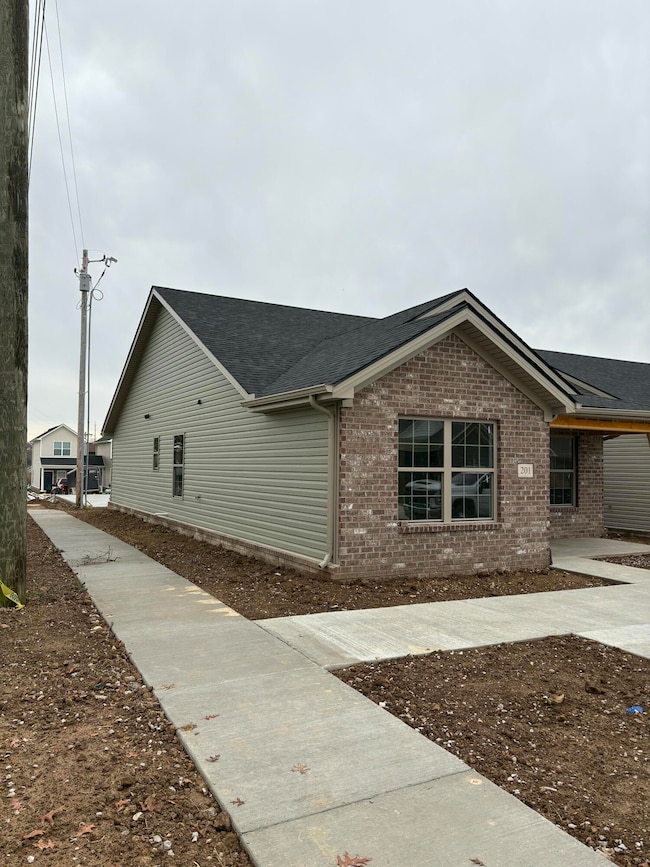 201 Harvest Park Dr, Berea, KY 40403 - photo 2