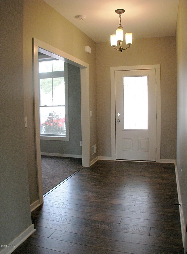 03-Foyer-front-02