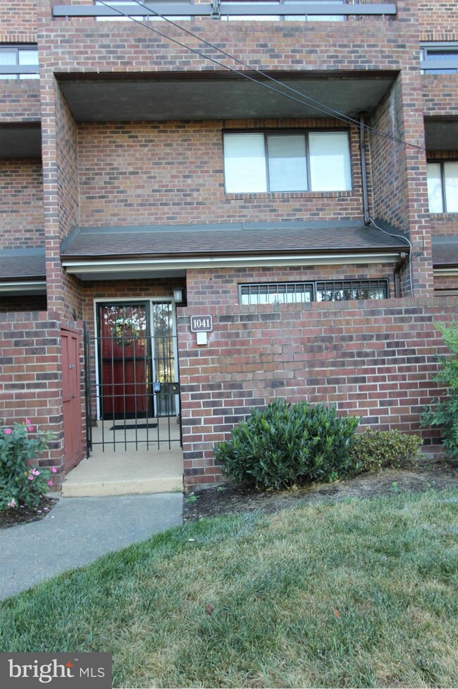 1041 Michigan Ave NE unit 1041, Washington, DC 20017 - photo 2