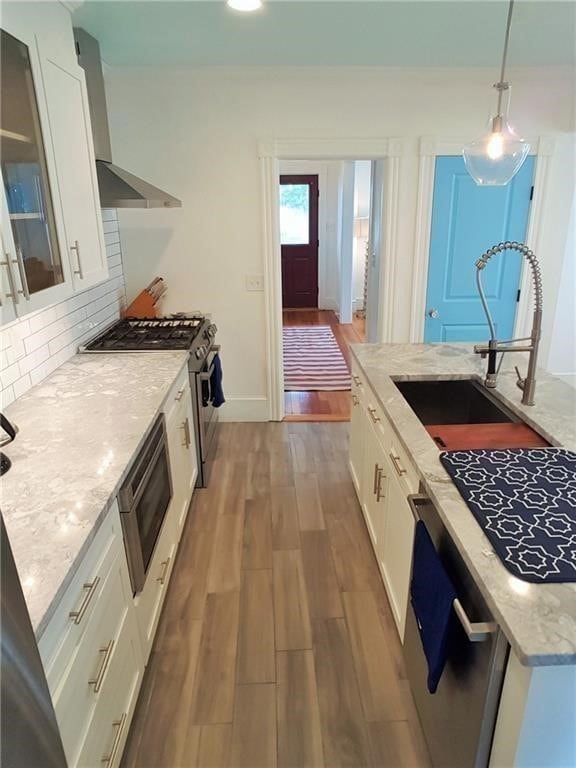 Updated eat-in kitchen