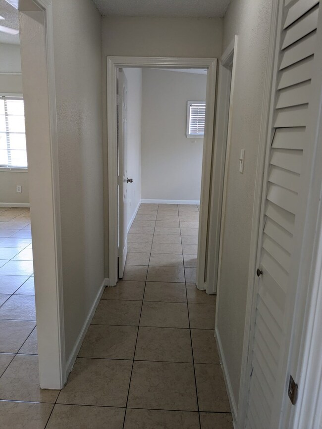 3359 Frick Rd unit 6, Houston, TX 77086 - photo 6