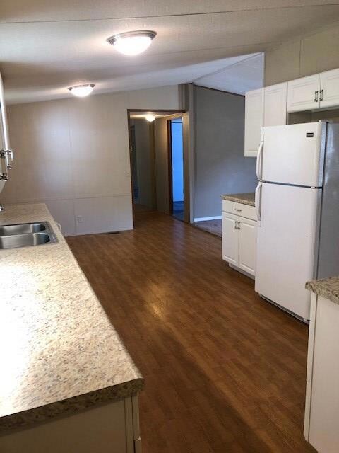 New cabinets,countertops,appliances,flooring in ki