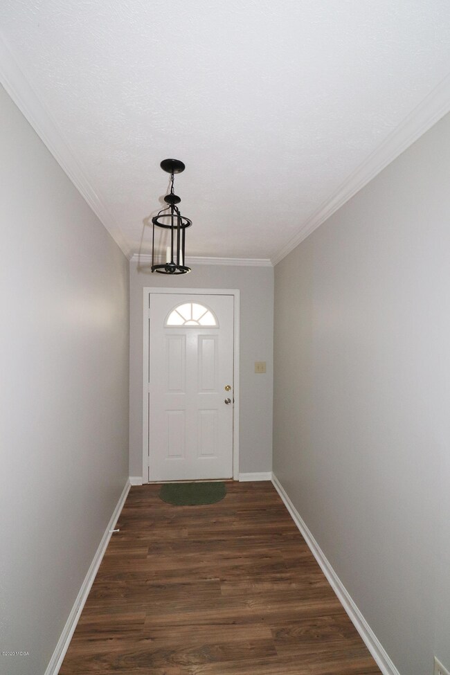 08 - 6669 Goodall Mill Rd - Foyer