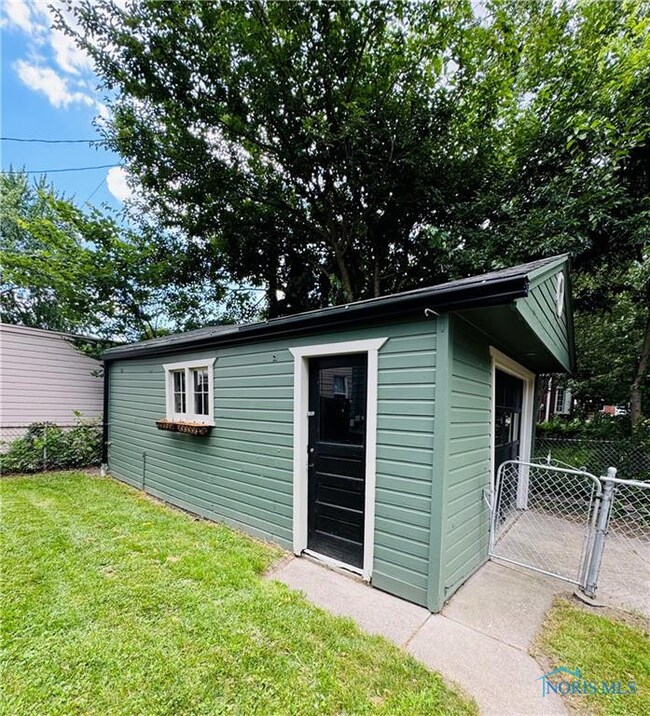 3851 Bowen Rd, Toledo, OH 43613 - photo 5