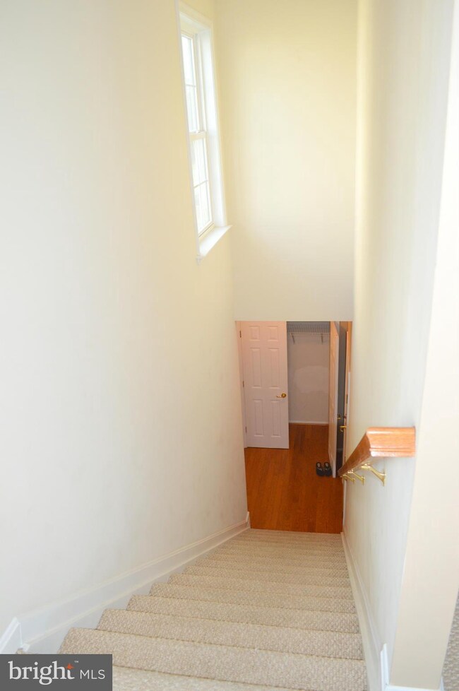 11258 Wortham Crest Cir unit 4, Manassas, VA 20109 - photo 3