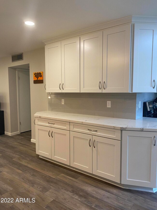 13810 N Newcastle Dr, Sun City, AZ 85351 - photo 6