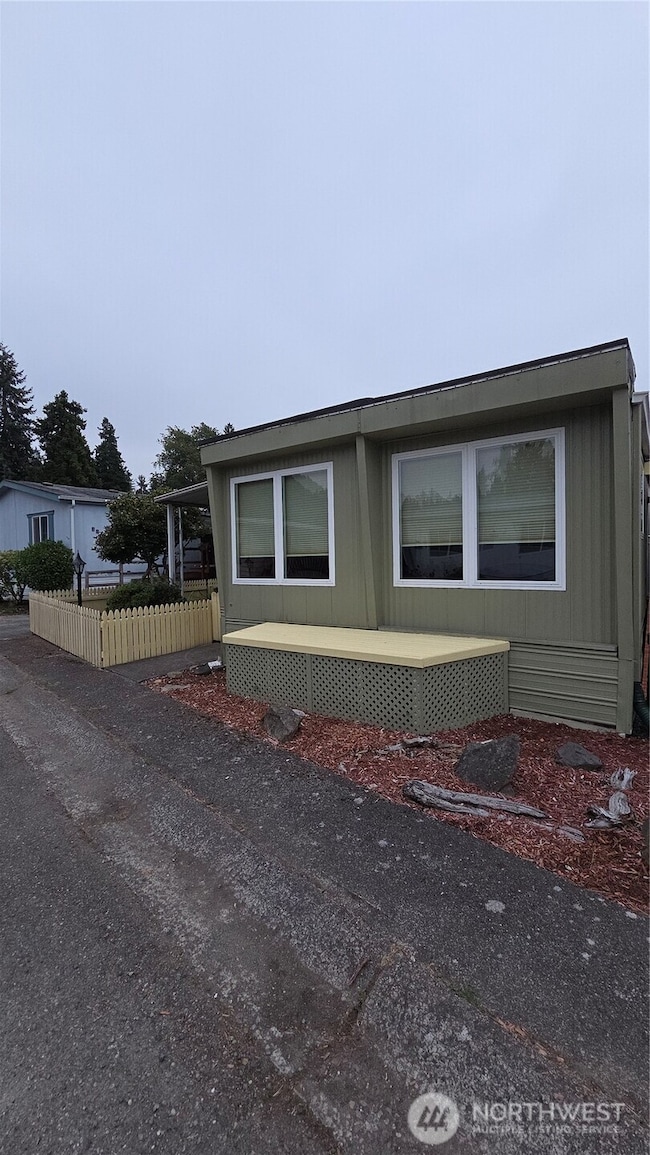 8314 38th St E unit 4, Edgewood, WA 98371 - photo 2