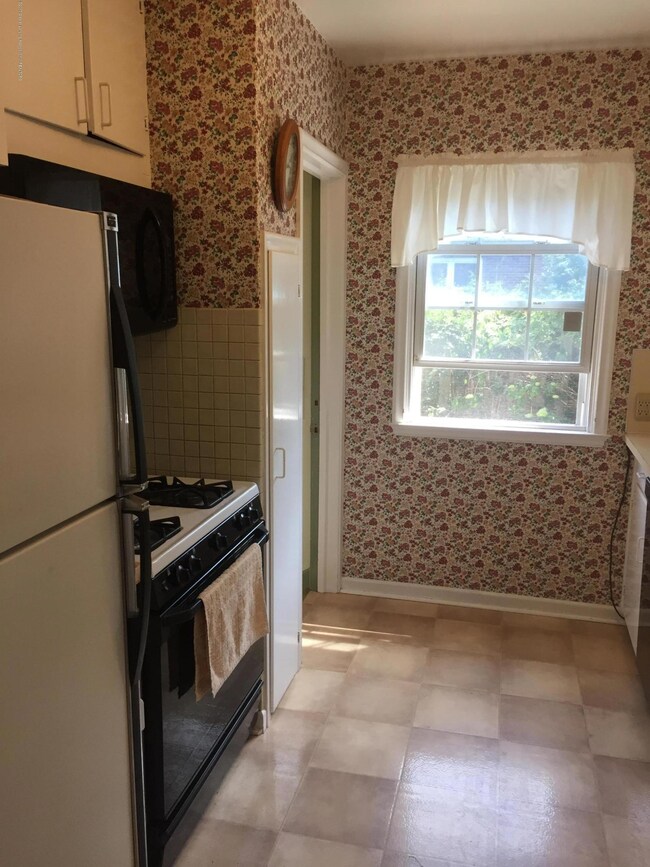 1512 Clifton Ave, Lansing, MI 48910 - photo 7