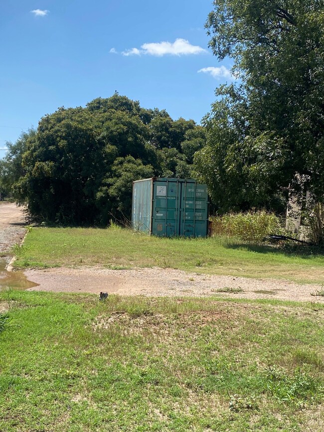 912 Taylor Ave, Rule, TX 79547 - photo 5