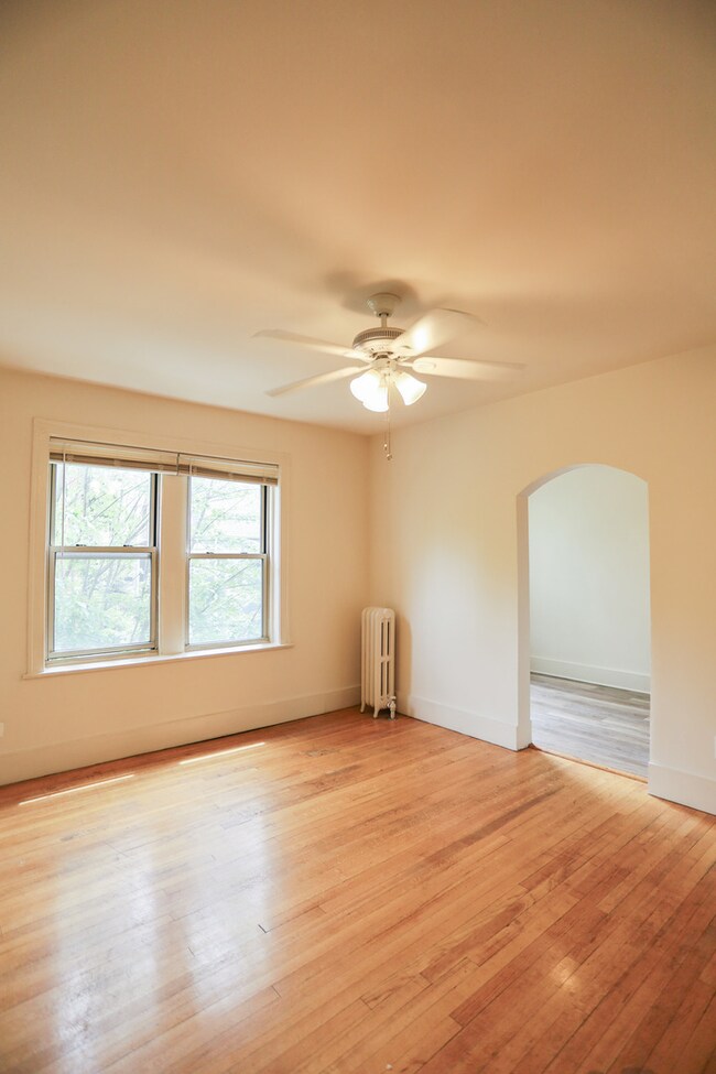 1100 W Roscoe St unit 11, Chicago, IL 60657 - photo 5