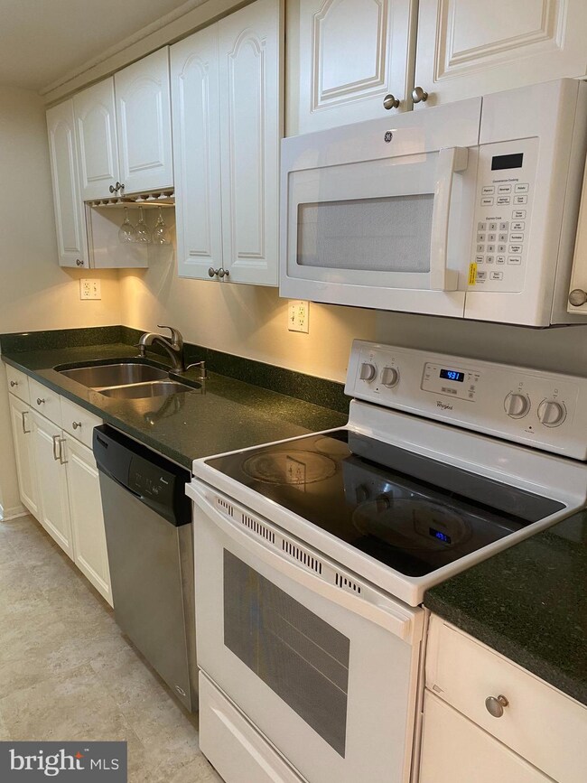 6032 Mardale Ln, Burke, VA 22015 - photo 6