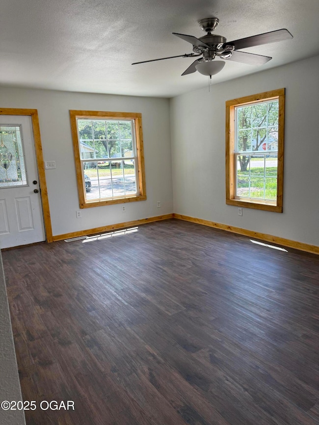 204 E 18th St, Baxter Springs, KS 66713 - photo 3