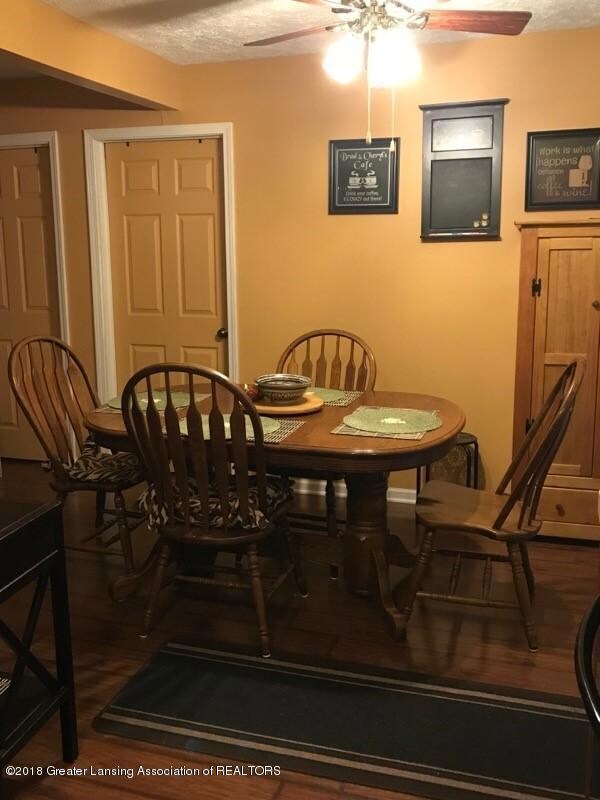 4902 palmer dining area