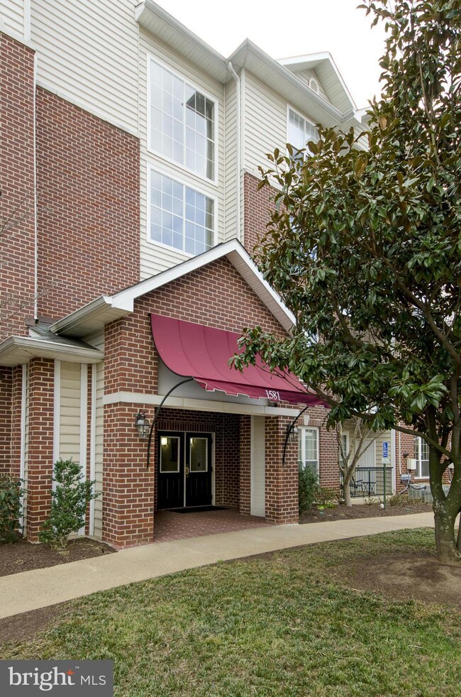 The Gates Of McLean unit 5209, McLean, VA 22102 - photo 4