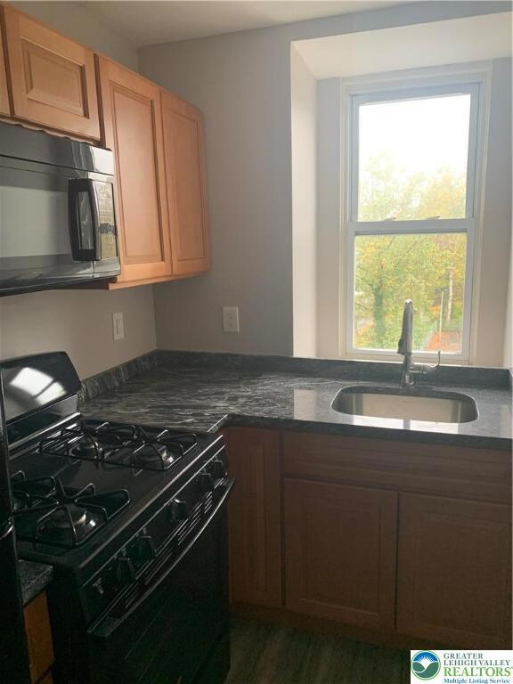 103 Main St unit 402, Walnutport, PA 18088 - photo 4