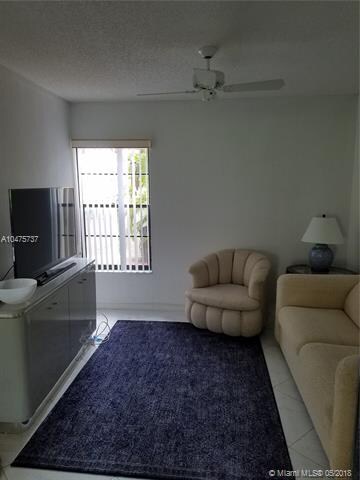 Den / 3rd Bedroom area
