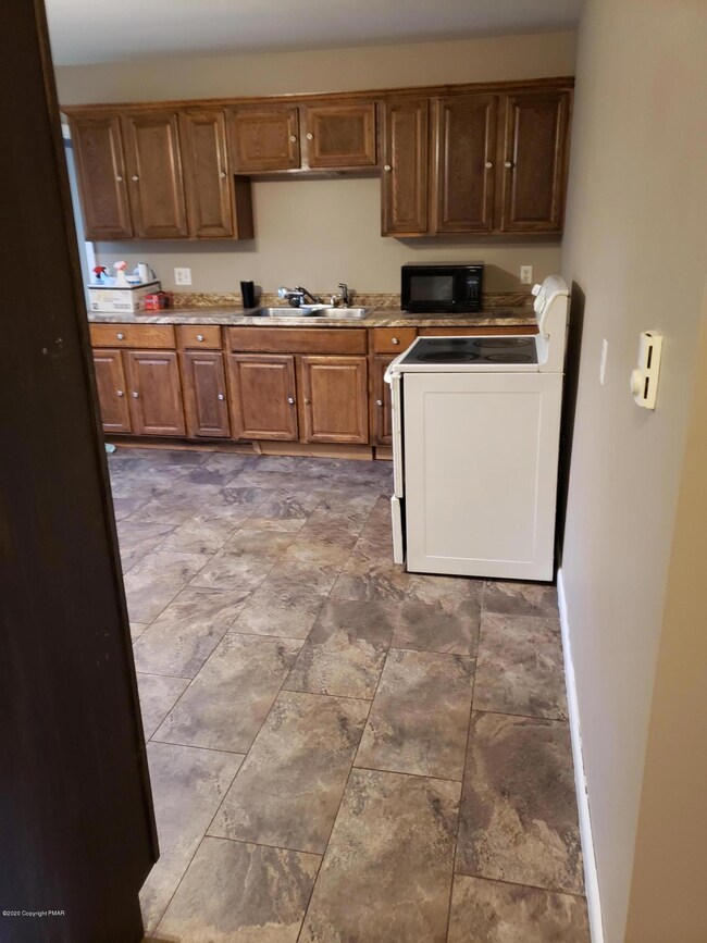 194 Mill Mountain Rd, Drums, PA 18222 - photo 4