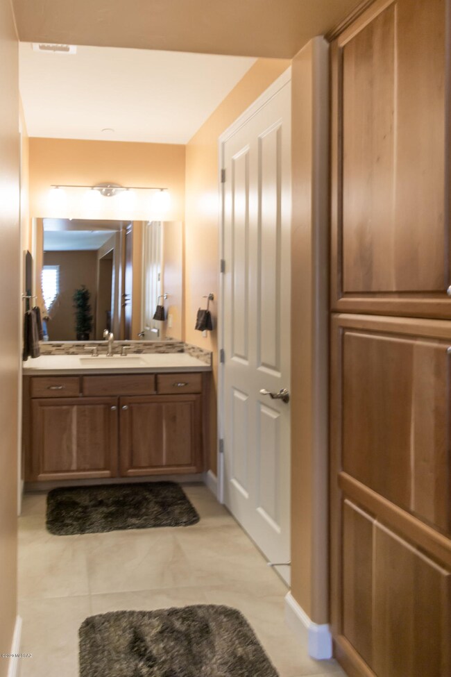 Casita Bathroom with Vanity