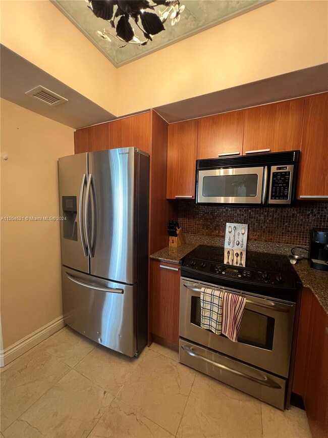 La Perla Ocean Residences unit 2704, Sunny Isles Beach, FL 33160 - photo 5