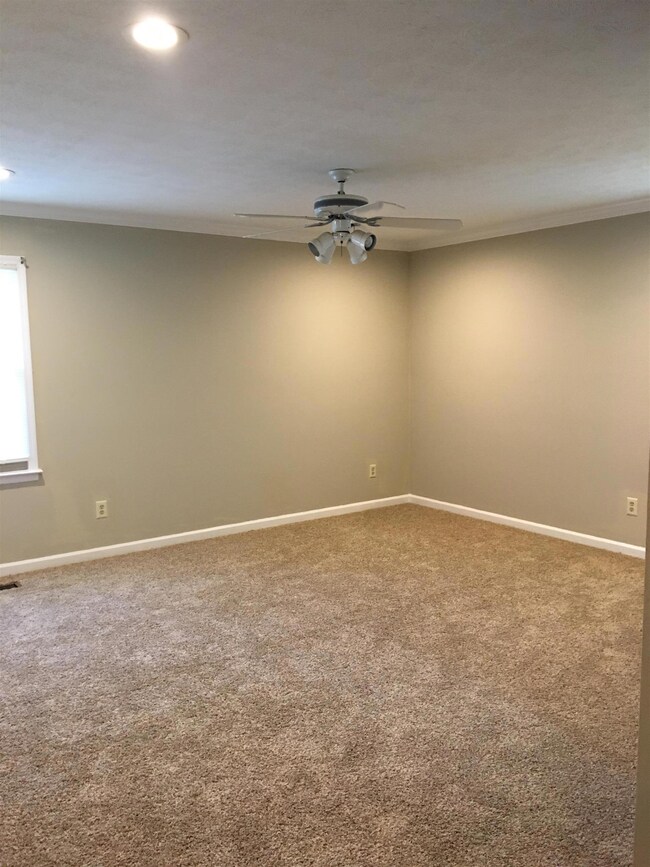 Master bedroom, new carpet, fresh paint.