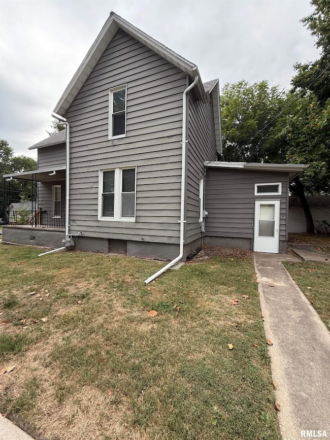 404 W Pierce St, Macomb, IL 61455 - photo 2