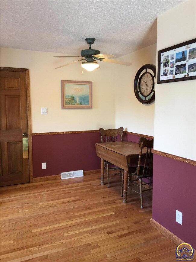 1801 SW 36th Terrace, Topeka, KS 66611 - photo 6