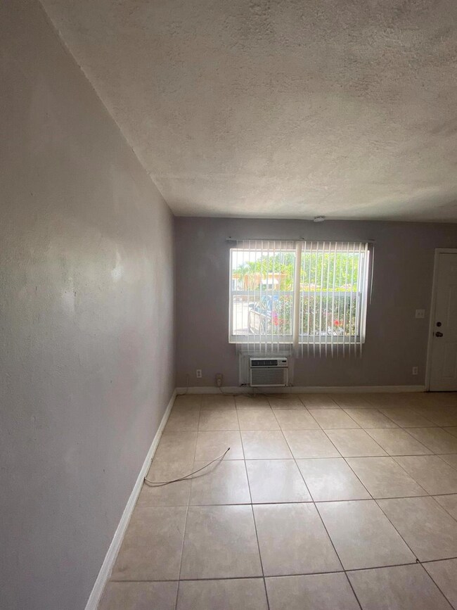 1820 Redbank Rd unit 2, North Palm Beach, FL 33408 - photo 3