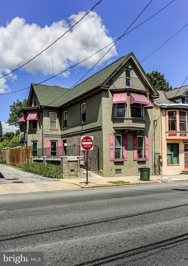 241 S Main St, Chambersburg, PA 17201 - photo 2