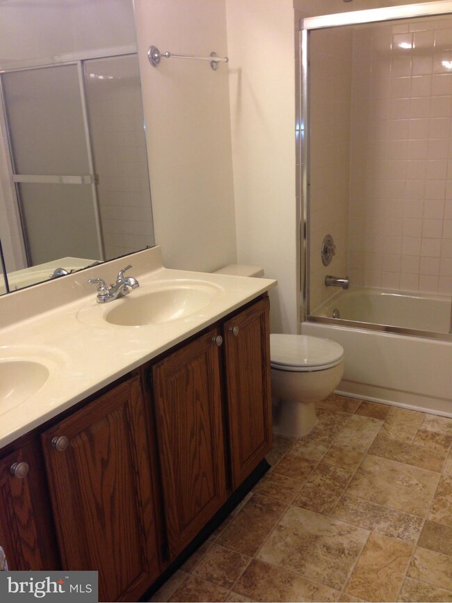 2112 Commissary Cir, Odenton, MD 21113 - photo 5