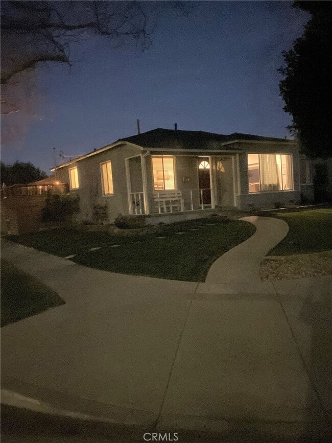 5254 Verdura Ave, Lakewood, CA 90712 - photo 2