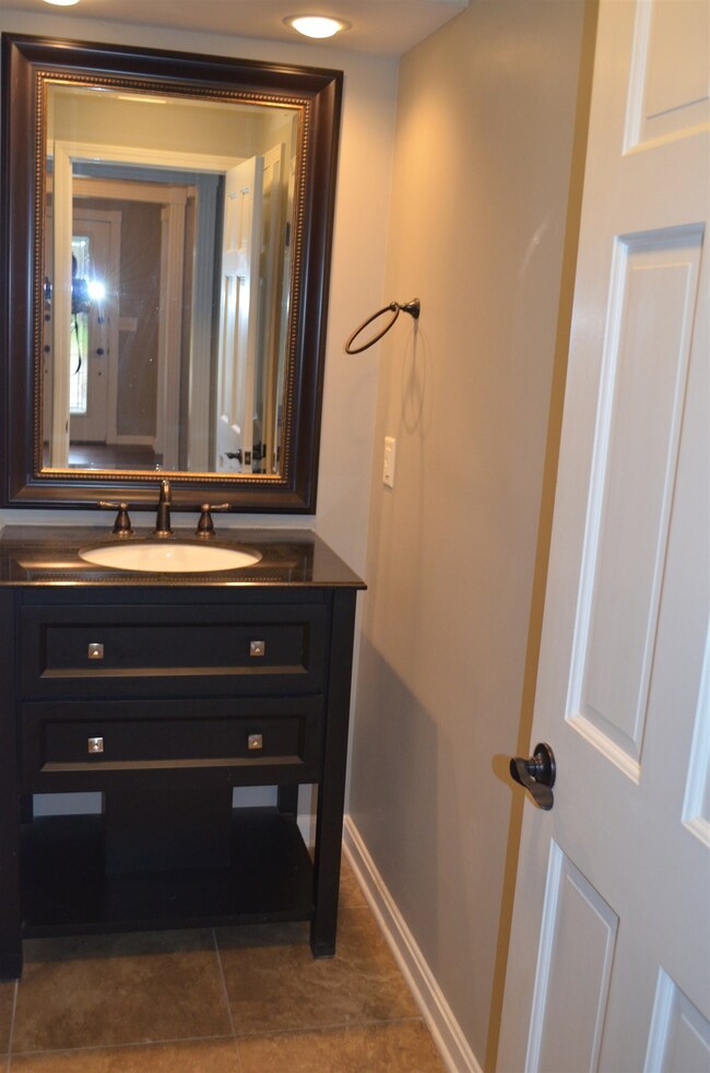 8300 Roberts Ridge Rd, Newburgh, IN 47630 - photo 5