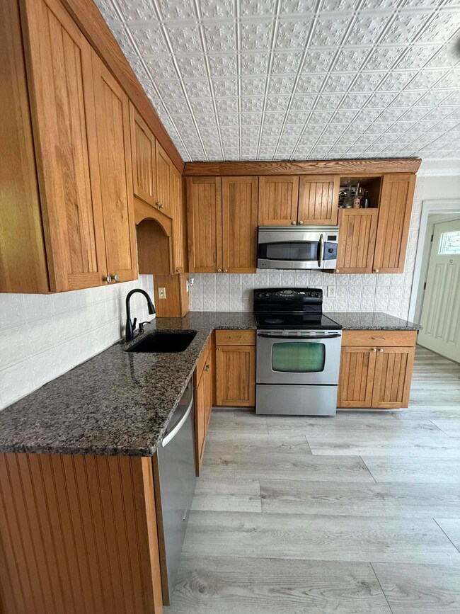 37 Hemlock St, Sabattus, ME 04280 - photo 7